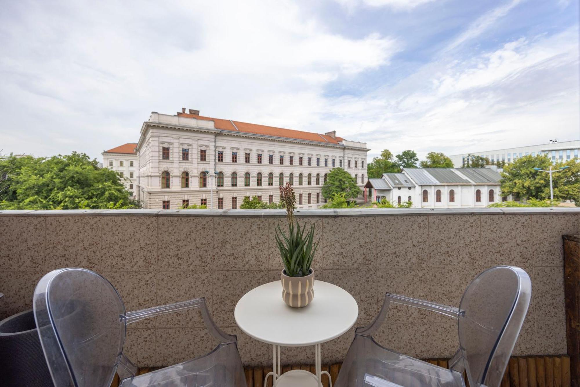 בודפשט Luxy Central Spacious & Cozy Residence With Balcony מראה חיצוני תמונה