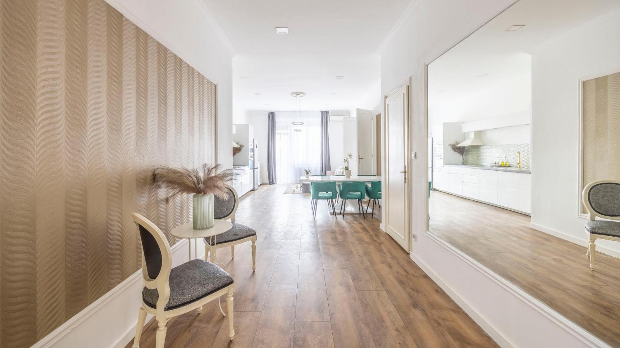 בודפשט Luxy Central Spacious & Cozy Residence With Balcony מראה חיצוני תמונה